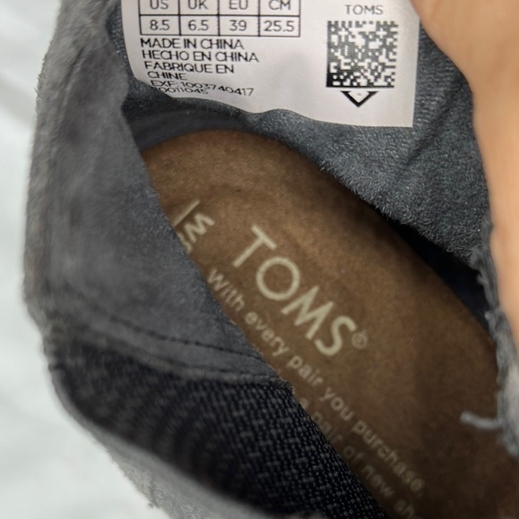 Toms Gray Heeled Boots with Perforated Design Size 8.5 Never Worn - Picture 11 of 11